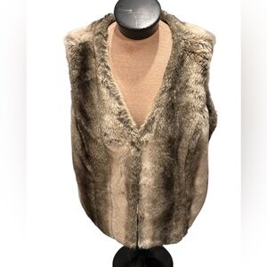 Renuar fur vest size 14